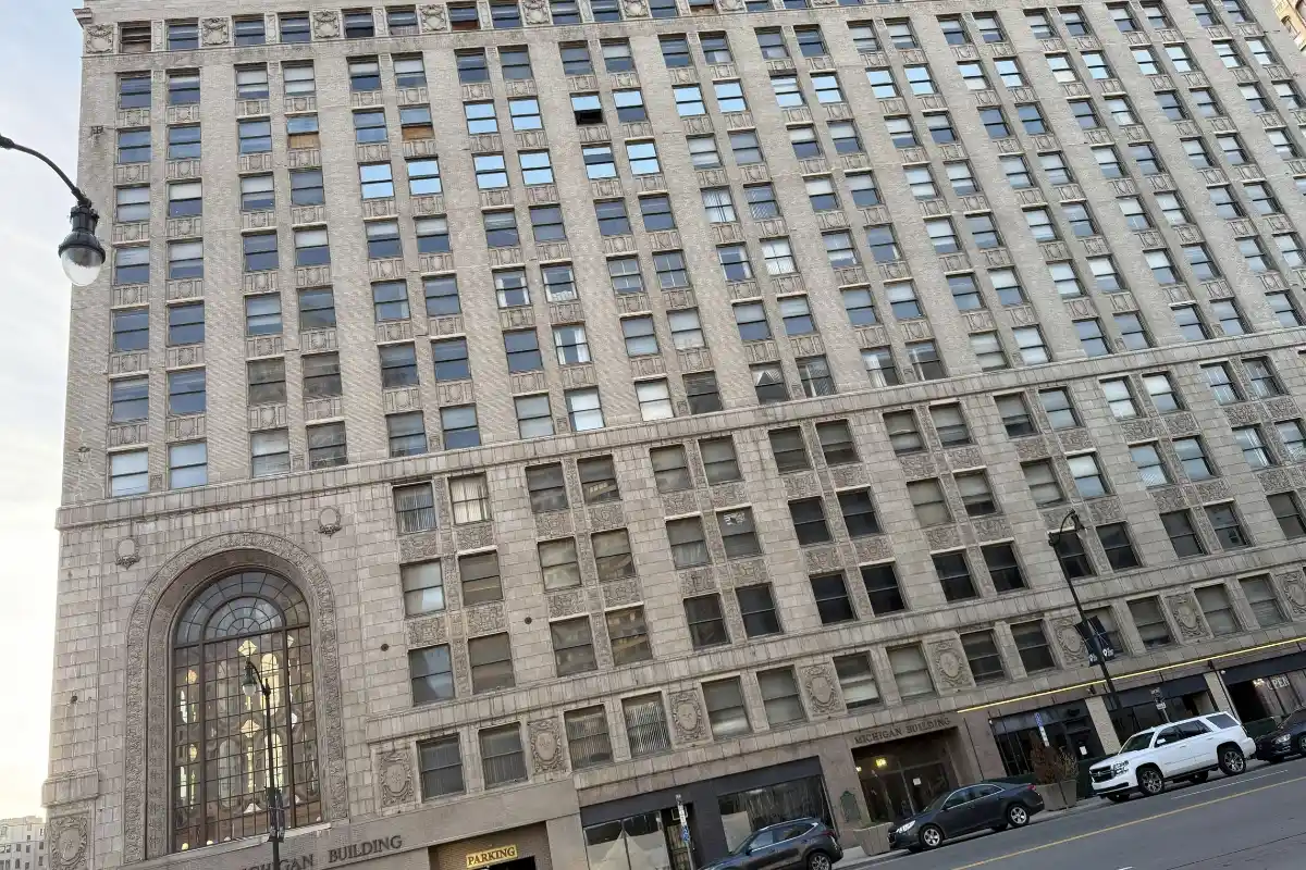The Definitive Downtown Detroit Walking Tour: Architecture & Icons