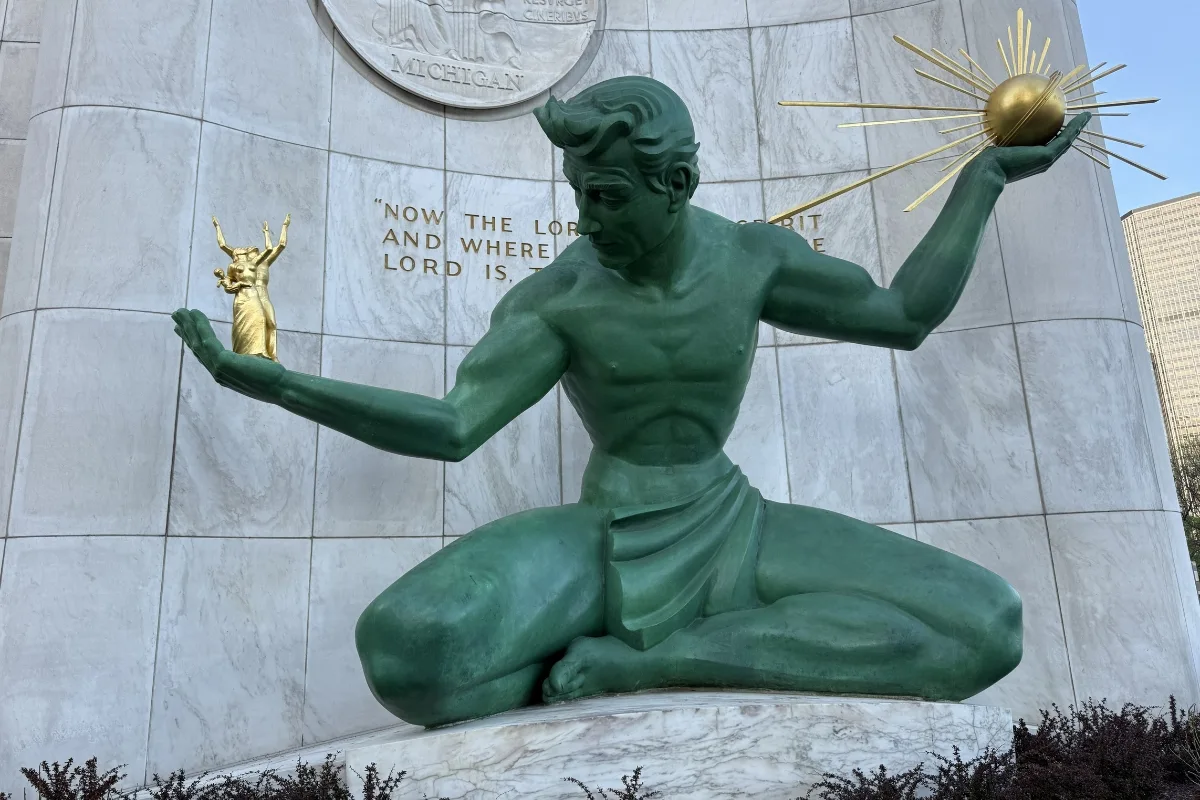 The Definitive Downtown Detroit Walking Tour: Architecture & Icons